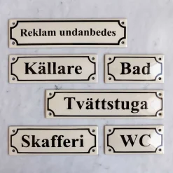 Emaljskylt - Tvättstuga vit/svart