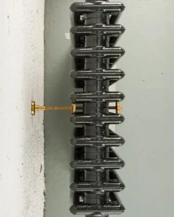 Väggfäste/Tippskydd för radiator - Nickel