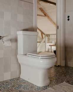 WC - Riviera golvstående toalett, P-lås utan sits