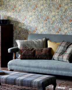 William Morris & Co. Tapet - Golden Lily Pale Biscuit