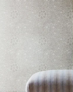 William Morris & Co. Tapet - Pure Marigold Soft Gilver