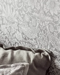 William Morris & Co. Tapet - Pure Strawberry Thief Gilver/Graphite